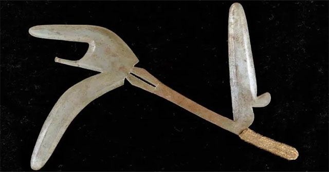 Khám Phá Những Vũ Khí Kỳ Lạ Để Lại Ảnh Hưởng Qua Thế Kỷ