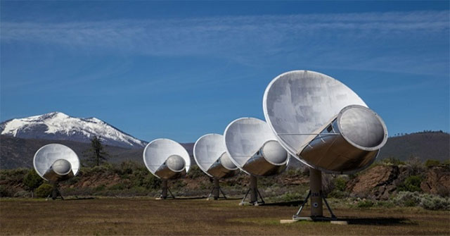 Tàu Voyager 1 Đang Gửi Tín Hiệu Từ Rìa Hệ Mặt Trời