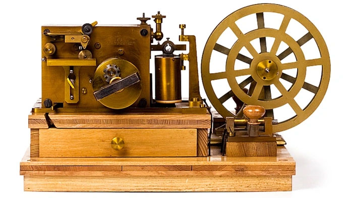 may-dien-bao Máy điện báo sử dụng mã Morse cho truyền thông.