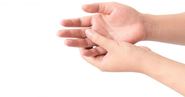 Khám Phá Các Triệu Chứng Và Cách Điều Trị Ngón Tay Bị Gãy Bút Chì