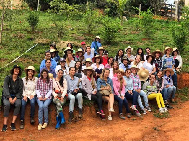 Cuộc sống cùng nhau của phụ nữ tại Noiva do Cordeiro