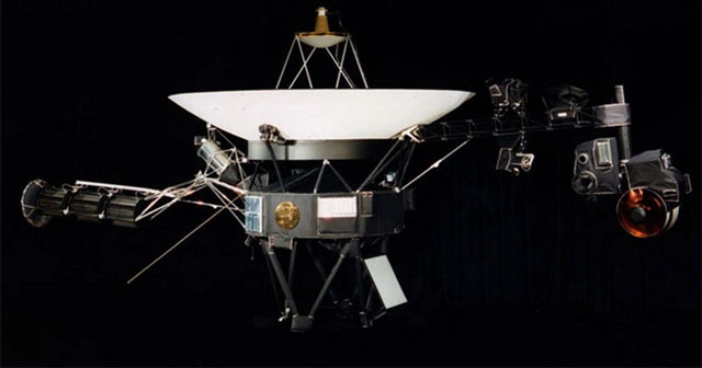Voyager 1: Hành Trình Khôi Phục Liên Lạc Sau 45 Năm Khám Phá