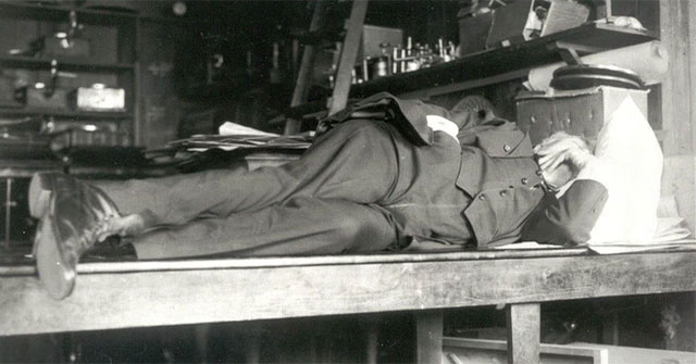 Giấc Ngủ Thúc Đẩy Sáng Tạo: Bí Quyết Của Thomas Edison