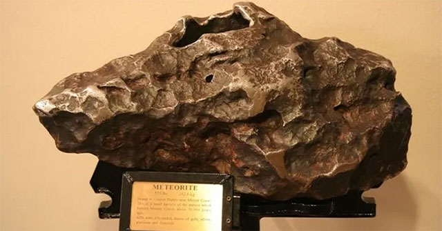 Khám Phá Những Viên Kim Cương Độc Đáo Trong Thiên Thạch Canyon Diablo