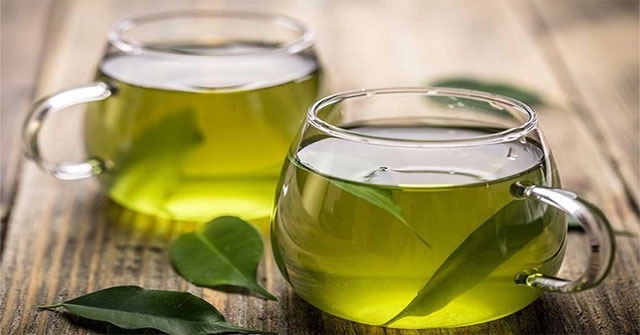Khử hôi miệng tự nhiên: 9 thói quen và thực phẩm giúp hơi thở thơm mát
